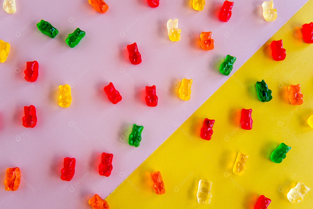 dia das crianças, doces coloridos de ursinho de pelúcia em rosa e amarelo