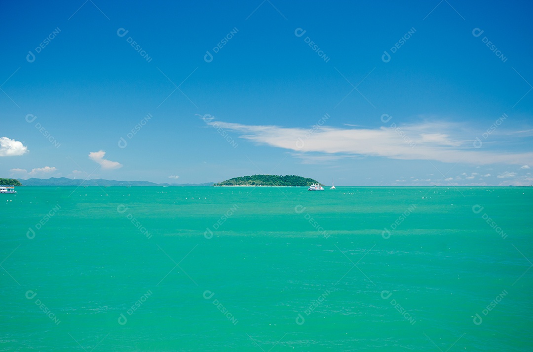 belo mar na ilha de Naka Noi, Phuket.
