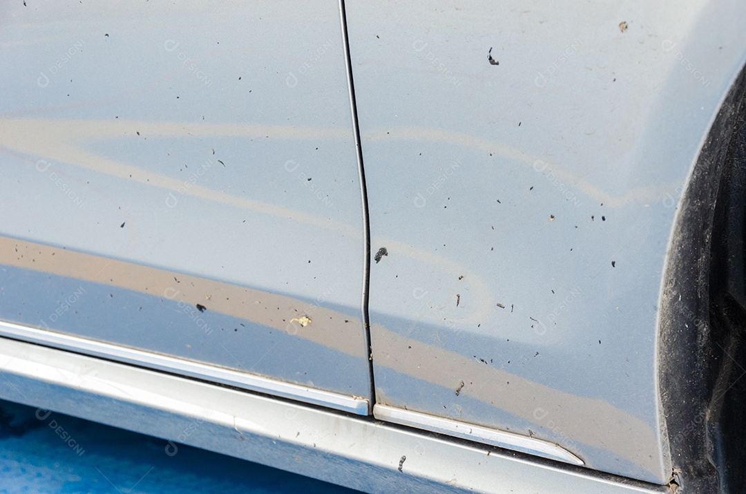 Porta de carro lateral de sujeira, portas de carro de asfalto.