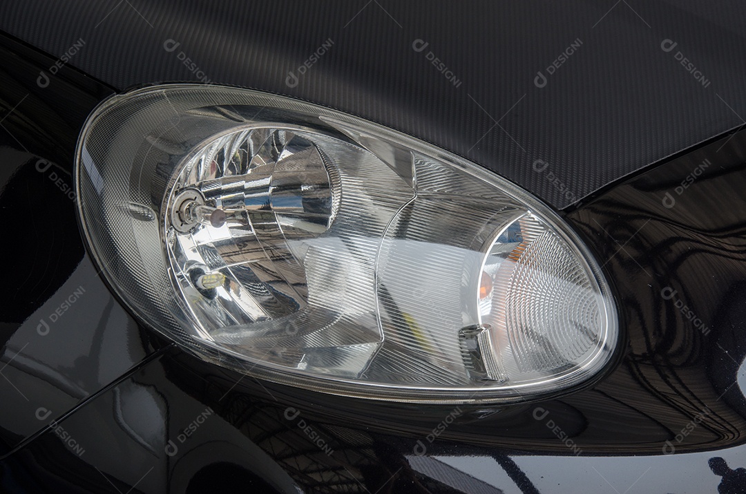 Lâmpada de farol fornt carro de automóvel novo.