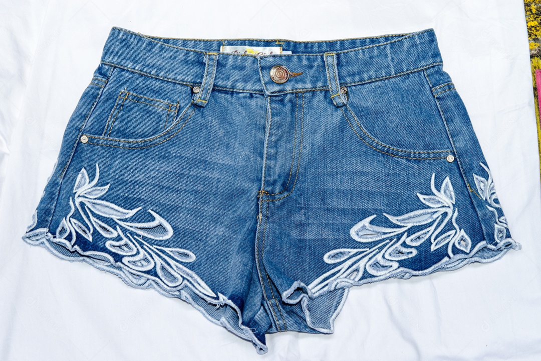 Close-up de bolso de jeans de moda.