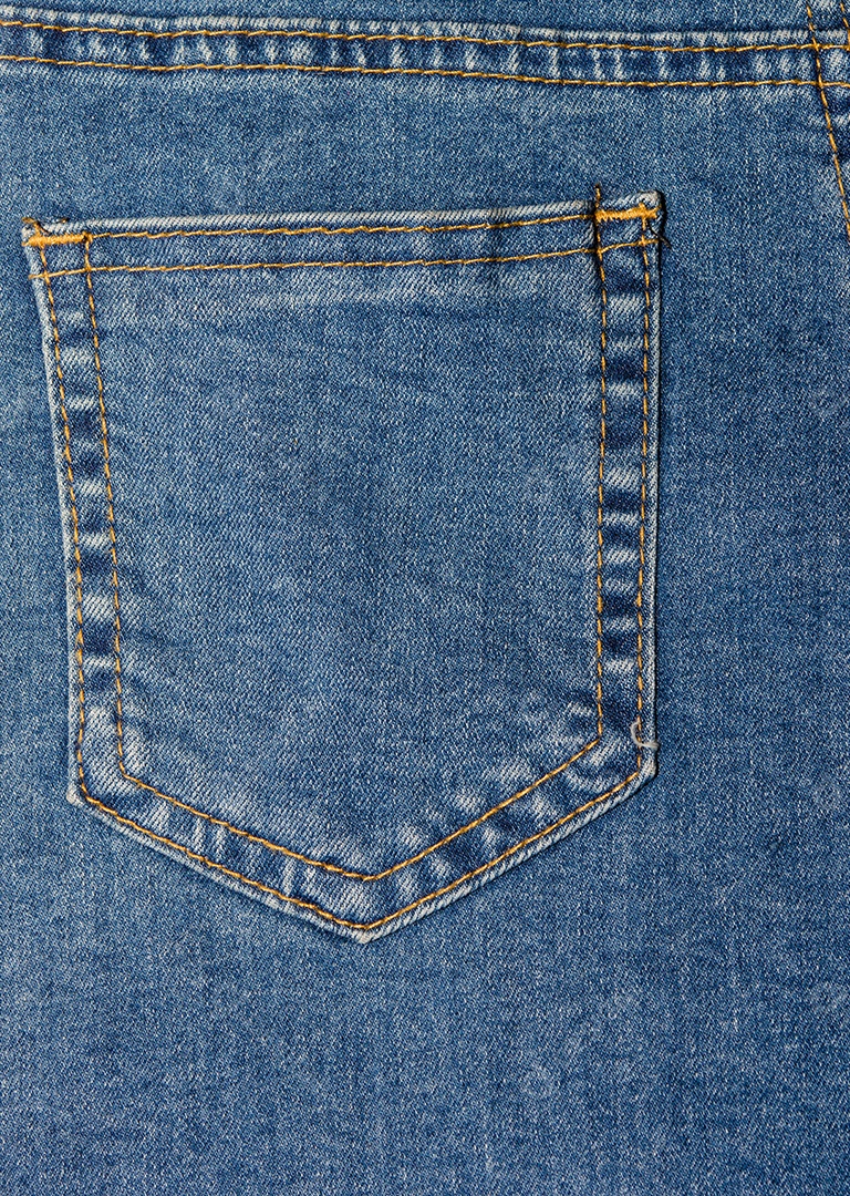 Close-up de bolso de jeans de moda.