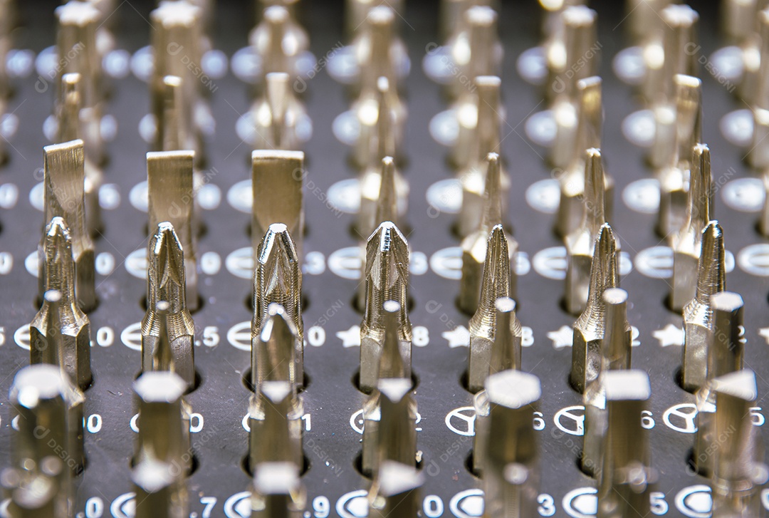 Cruz - Chave de fenda de cabeça de reajuste vários tamanhos em caixa de plástico