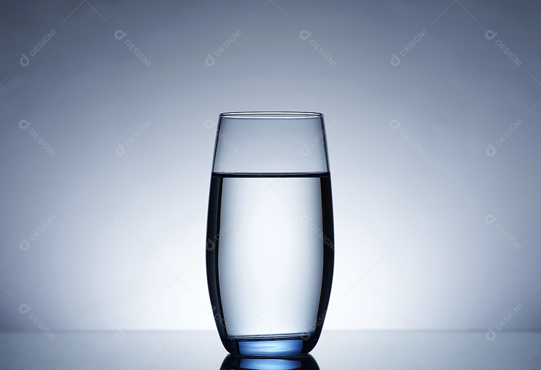 Foto close-up de um copo de água