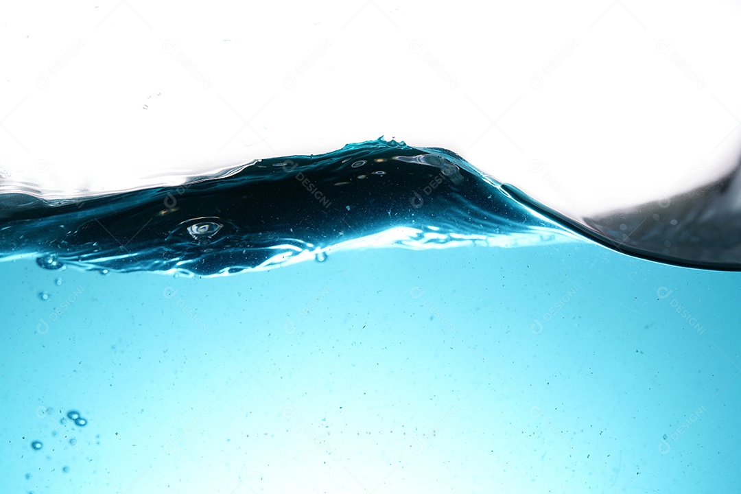 Foto do uso de água limpa ao fundo