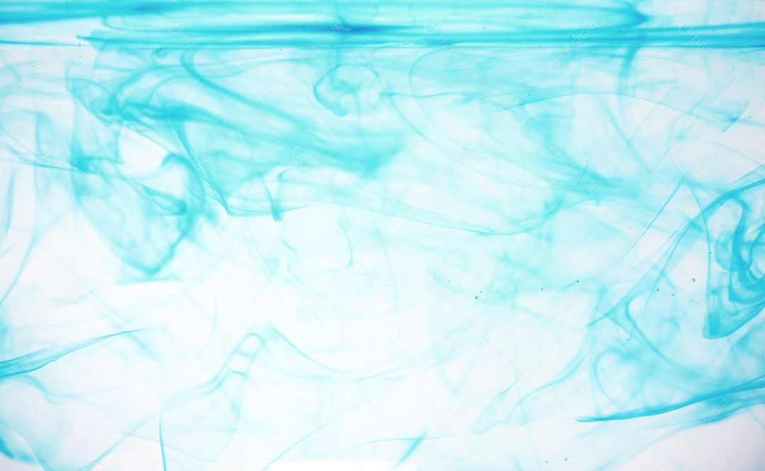 Águas claras com borbulhas.