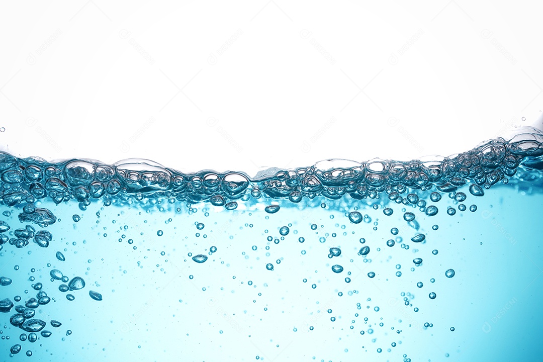 Água com ondas e borbulhas.