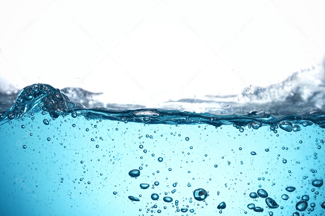 Água com ondas e borbulhas.