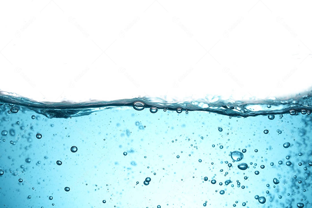 Águas claras com borbulhas.