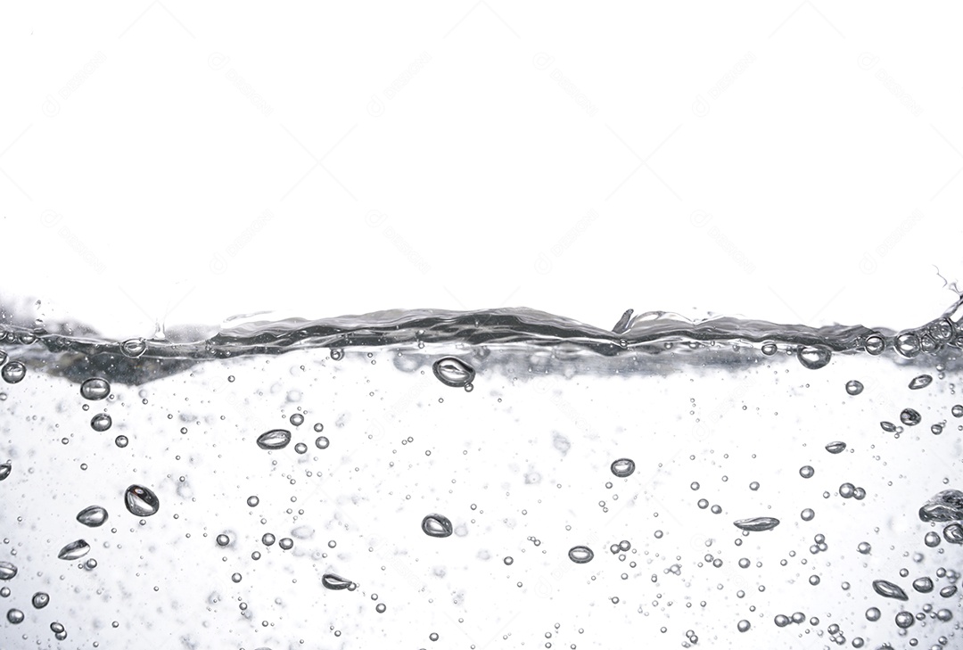 Água com pouca bolhas.