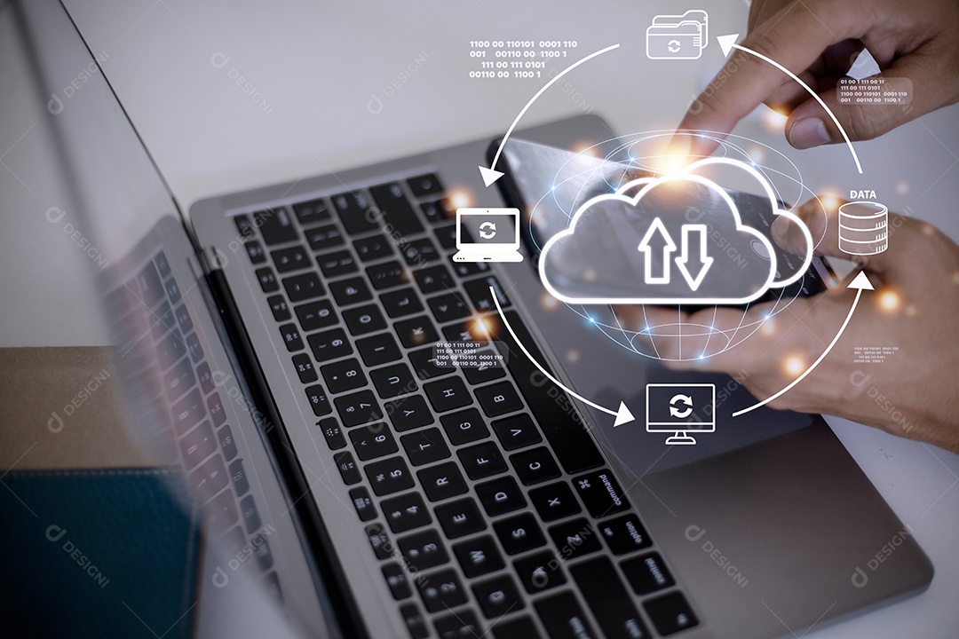 Homem de negócios, mostrando o conceito de computação em nuvem.