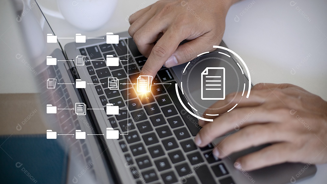 Sistema de gerenciamento de documentos (DMS) sendo configurado pelo consultor