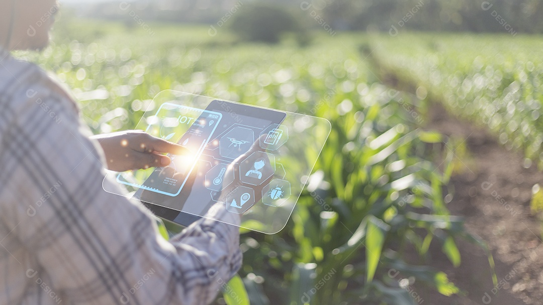 Homem agricultor de tecnologia agrícola usando dados de análise de computador tablet e ícone visual.