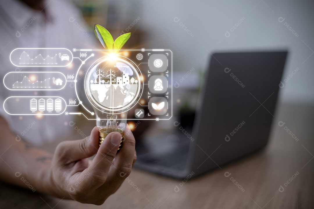 Mão de empresária segurando lâmpada com ícone esg na tela virtual, conceito de governança corporativa