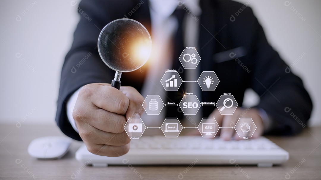 SEO. Motor de Otimização de Busca. Marketing online digital e conceito de tecnologia Inetrmet.