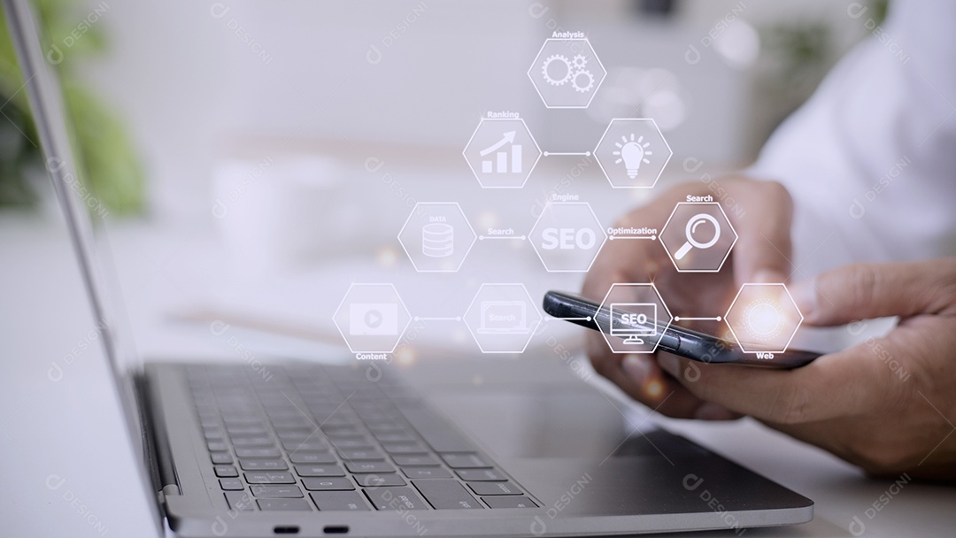 SEO. Motor de Otimização de Busca. Marketing online digital e conceito de tecnologia Inetrmet.