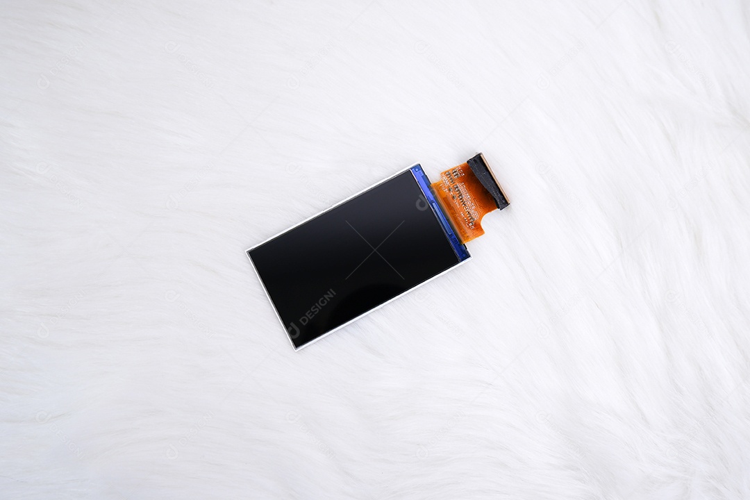 Tela LCD para smartphone ou pequenos aparelhos no tapete de pele branca