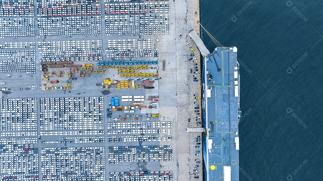 Muitos carros novos rodando navio de carga, Ro-Ro Ship para importação exportação