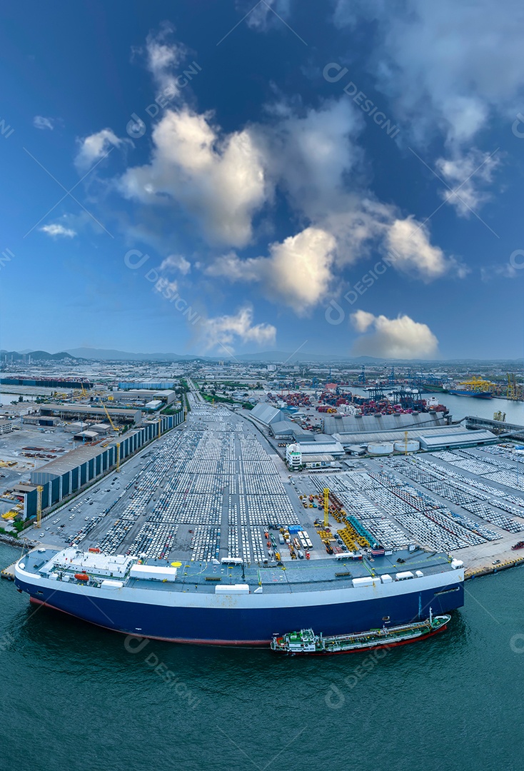 Muitos carros novos rodando navio de carga, Ro-Ro Ship para importação exportação