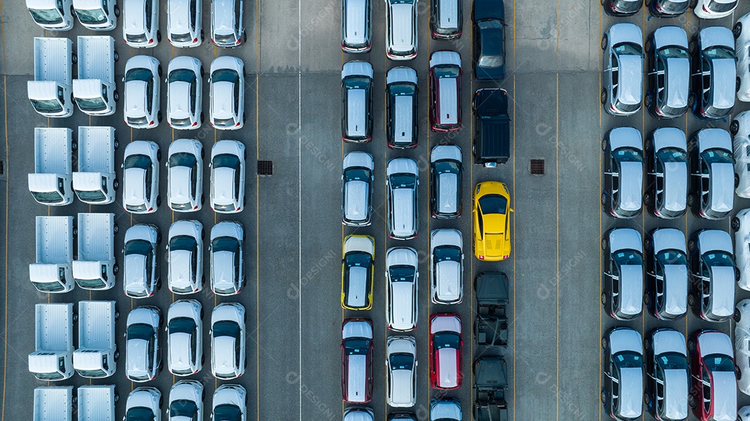Vista aérea muito carro novo para importação e exportação