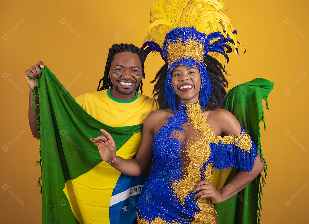 Pessoas jovens usando fantasia carnaval e bandeira do brasil Eventos