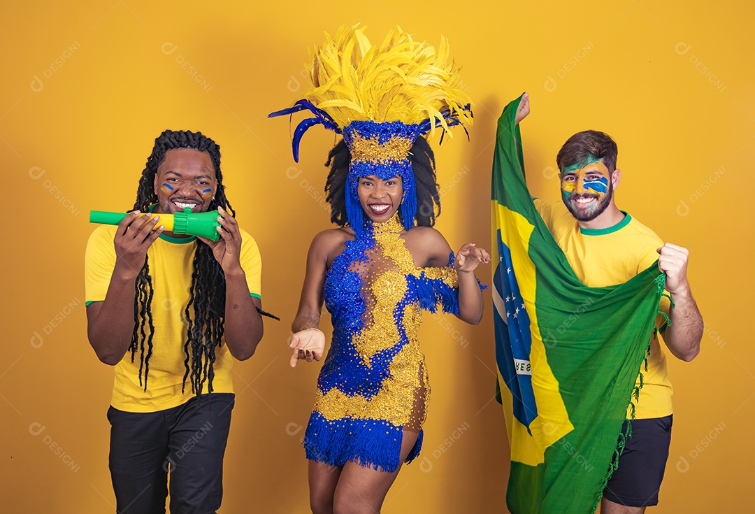Pessoas jovens usando fantasia carnaval e bandeira do brasil Eventos