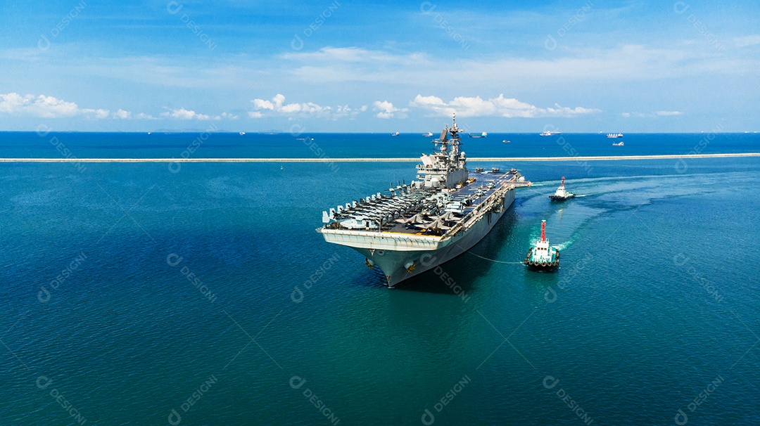 Navio nuclear portador de navios da marinha militar de carregamento completo, aeronaves