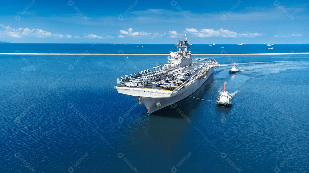 Navio nuclear portador de navios da marinha militar de carregamento completo, aeronaves