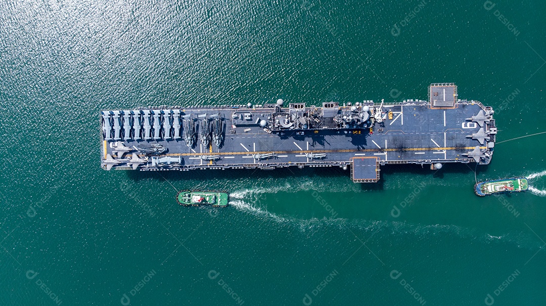 Navio nuclear portador de navios da marinha militar de carregamento completo, aeronaves