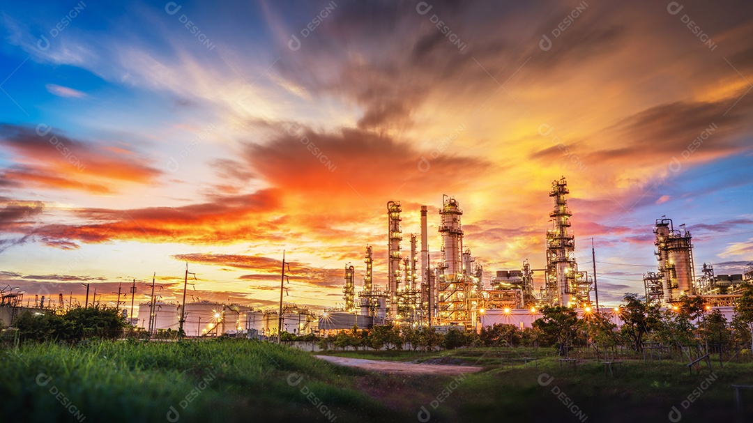 Linha de tubulação de aço da planta de refinaria de petróleo bruto e chaminé e resfriamento