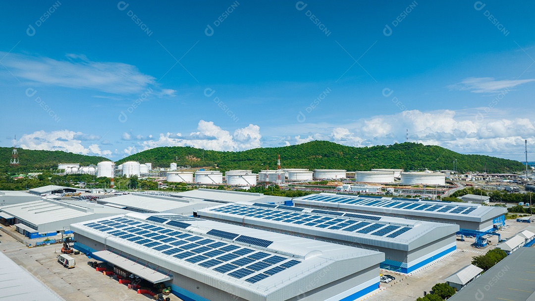 Vista superior da célula solar na fábrica de armazém. Solor foto voltaica