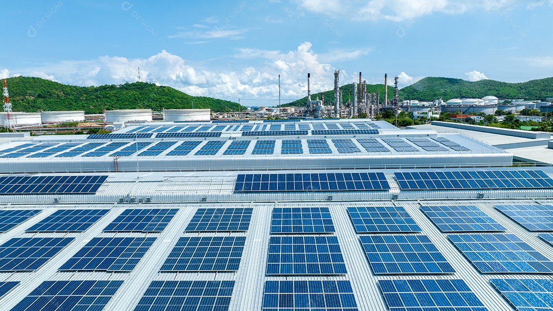 Vista superior da célula solar na fábrica de armazém. Solor foto voltaica