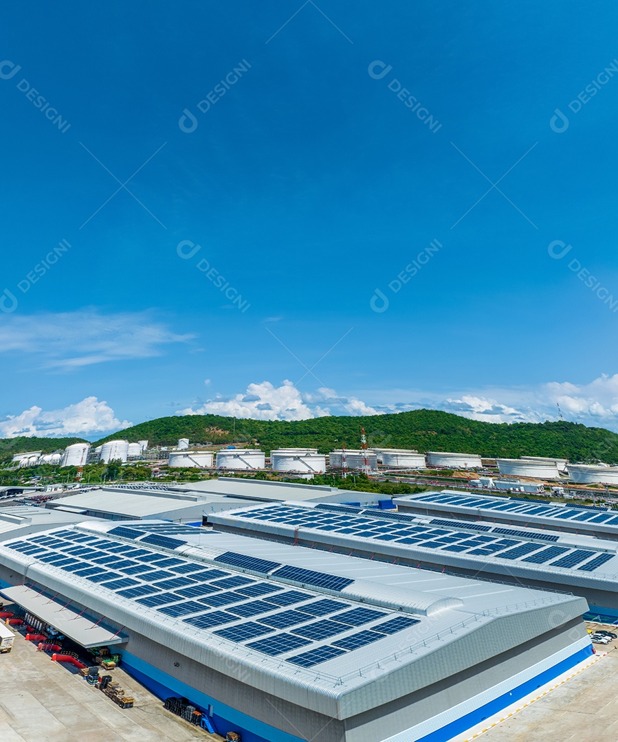 Vista superior da célula solar na fábrica de armazém. Solor foto voltaica