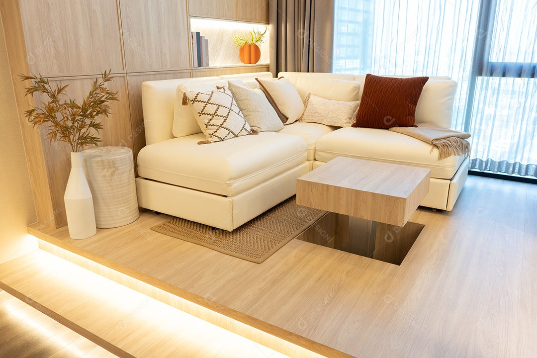 Sala de estar branca com janela de sofá de Condomínio Luxo e soma