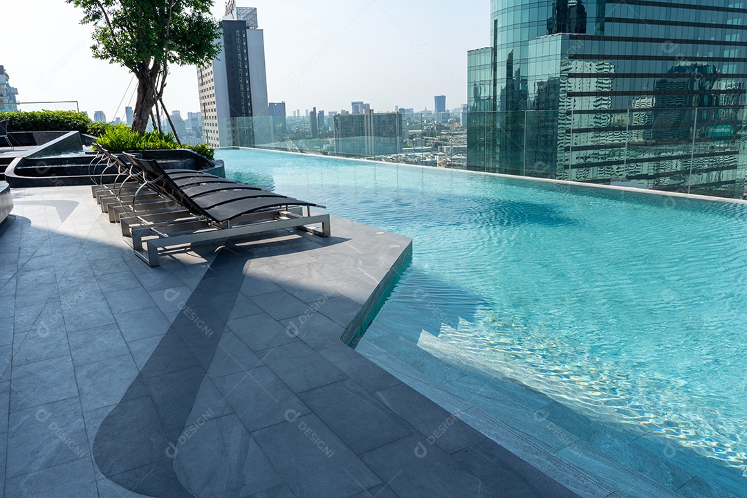 Piscina na cobertura do Condomínio ou Natação do Hotel