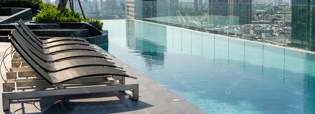 Piscina na cobertura do Condomínio ou Natação do Hotel