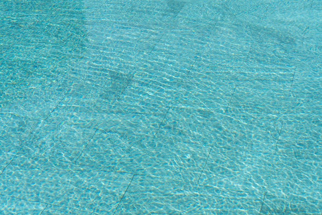 Piscina na cobertura do Condomínio ou Natação do Hotel