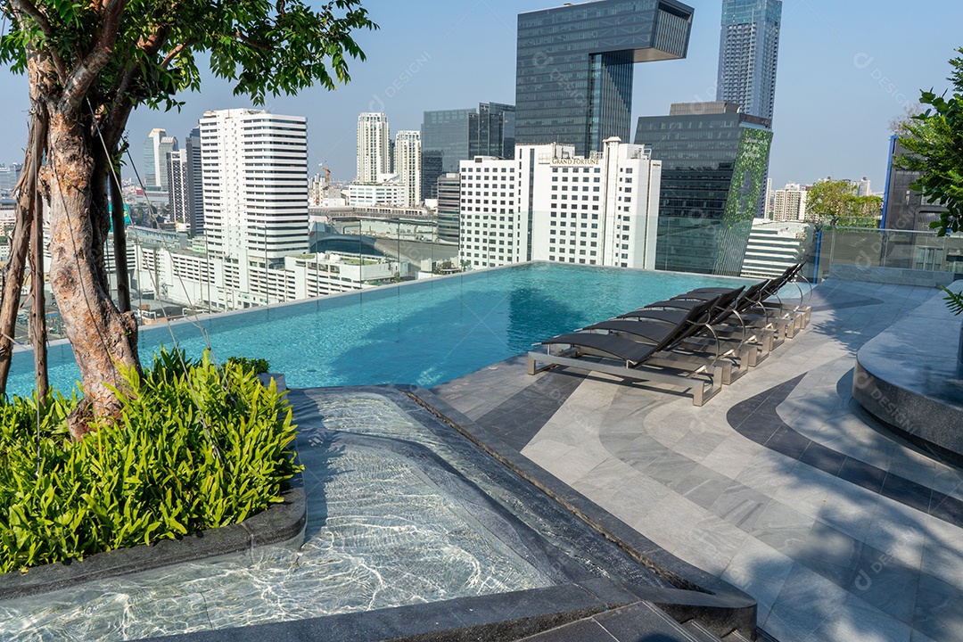 Piscina na cobertura do Condomínio ou Natação do Hotel