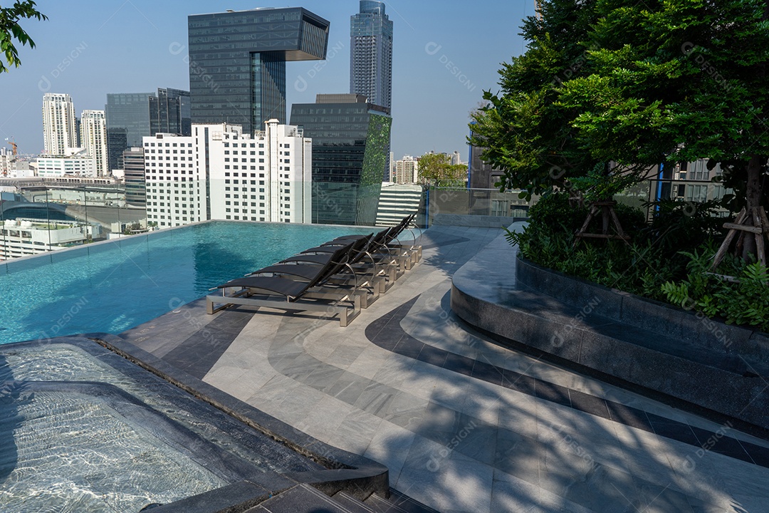 Piscina na cobertura do Condomínio ou Natação do Hotel