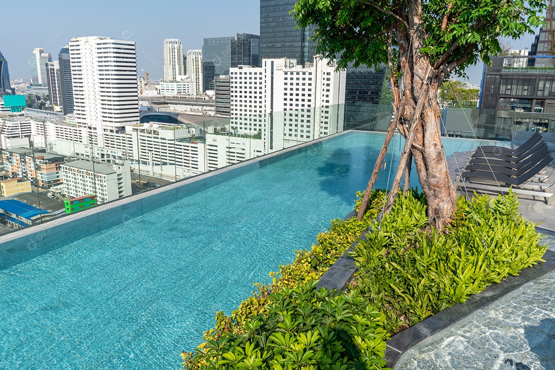 Piscina na cobertura do Condomínio ou Natação do Hotel