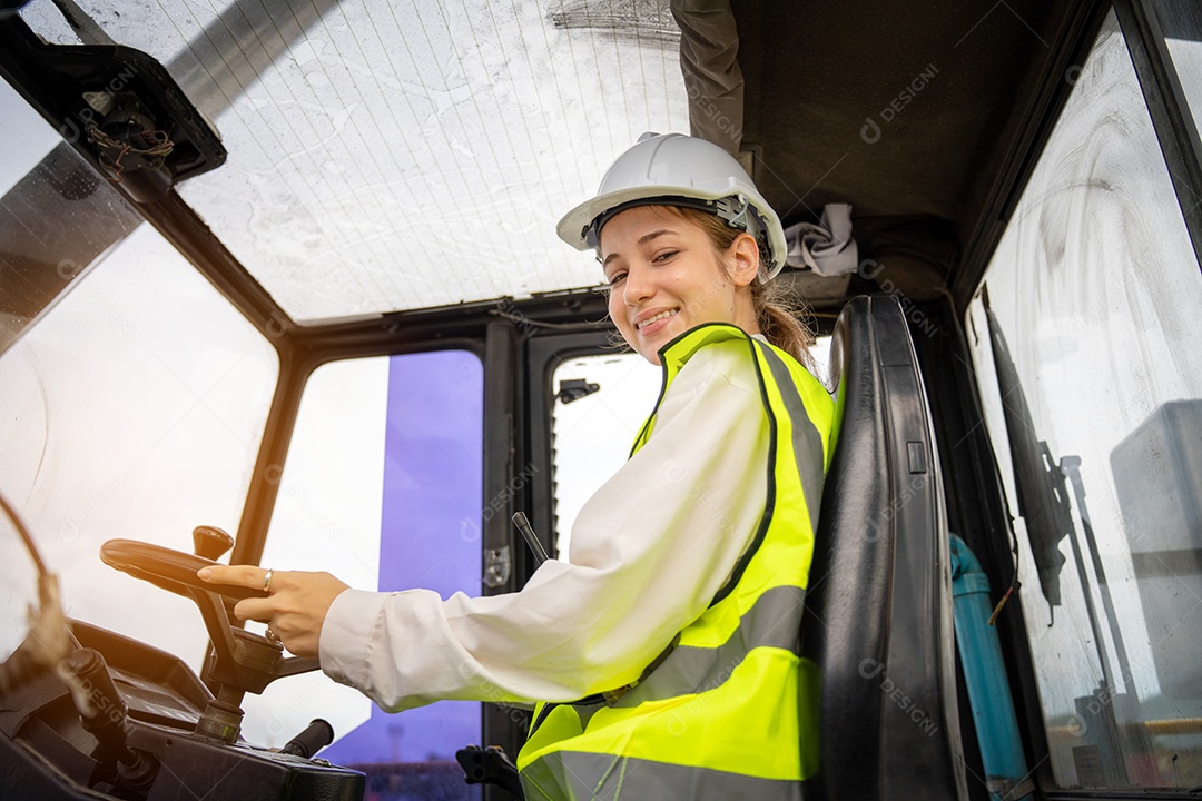 Feminino Foreman Dirija uma empilhadeira de carga de contêiner de empilhadeira