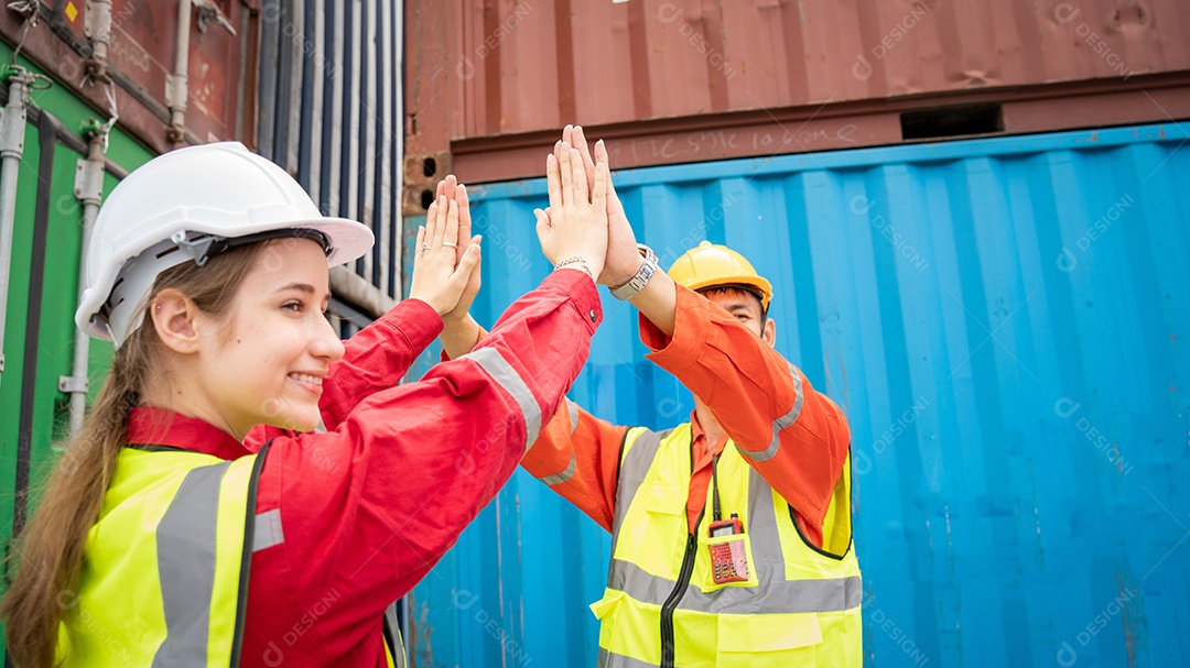 Sucesso Mulher gerente e capataz mão de confiança.