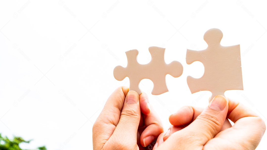 Parceria crescer e colocar o quebra-cabeça para conectar parceiro de negócios e integração de conexão.