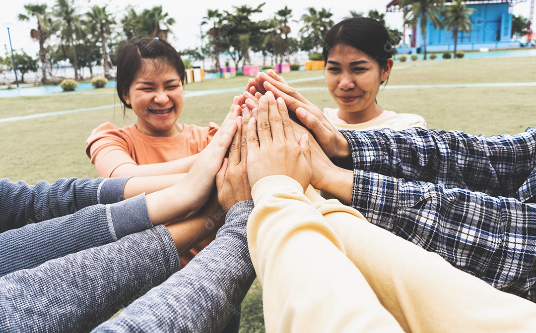 Equipe Mãos Empatia Confiança Parceria de parceiros crescer conectar parceiro de negócios