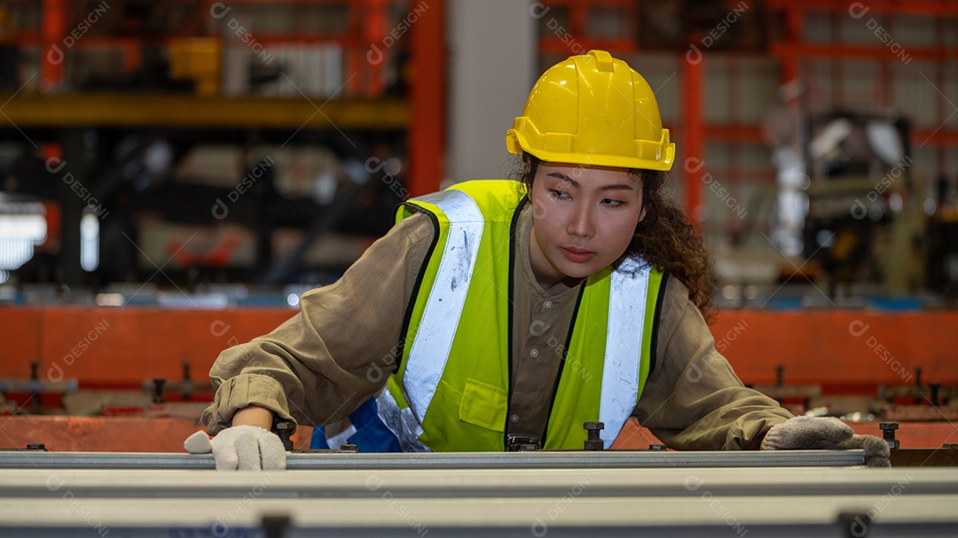 Trabalhador factorial da indústria pesada da Ásia