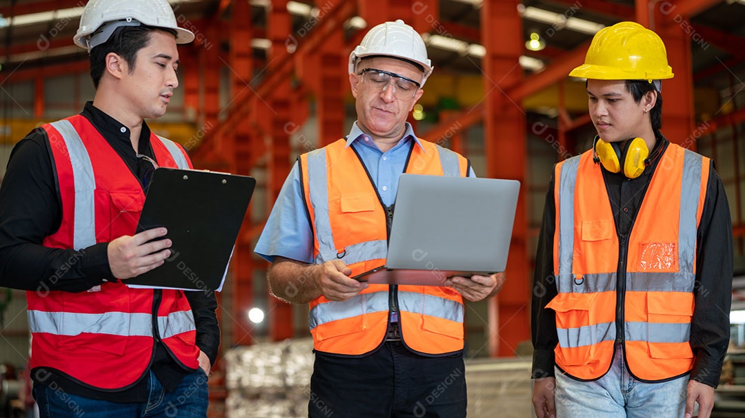 Three Heavy Industry Helmet Goods Safety Jacket Daily Preventive Maintenance Check Machine In Manufacturing Factory, Use Clipboard, Discussion, Skills Training Maintenance Quality,