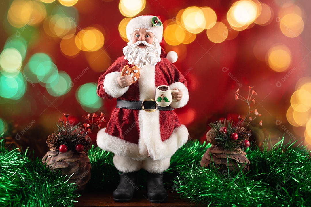 Decoração de Papai Noel em um fundo desfocado de árvore de Natal