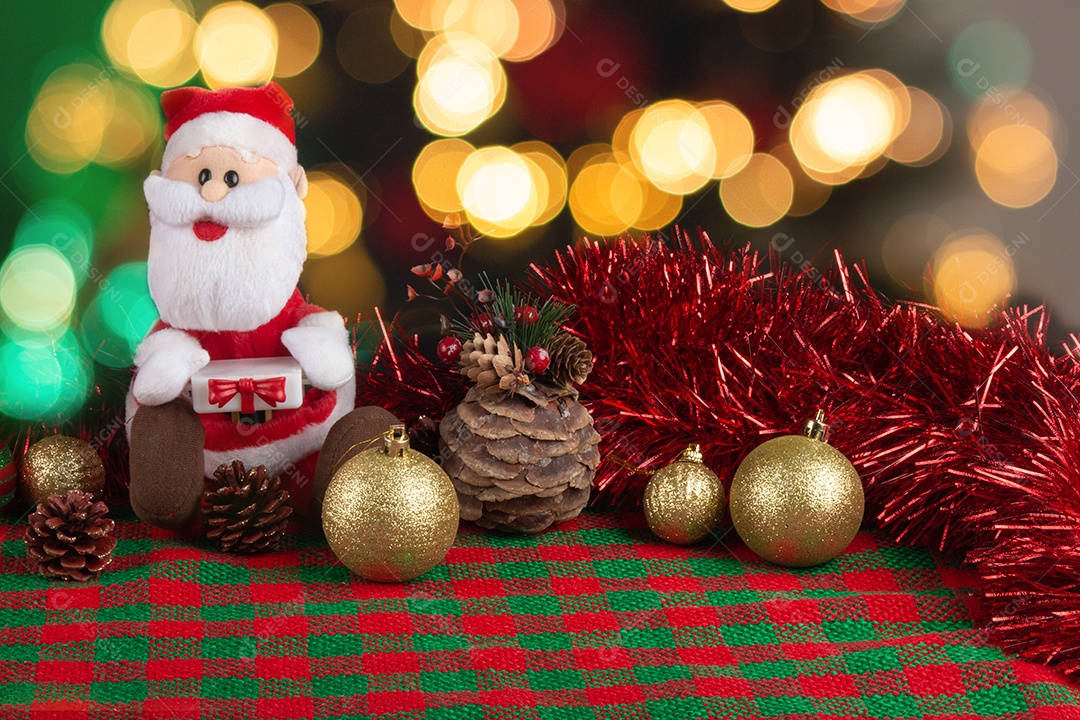 Decoração de Papai Noel com fundo de luzes. festa de Natal