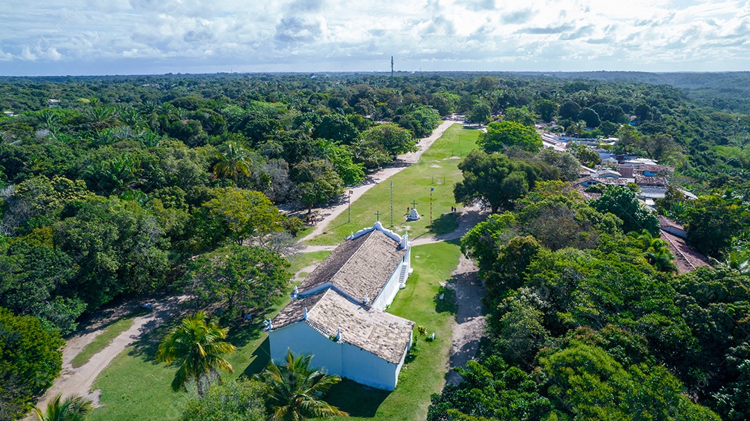Vista aérea de Trancoso, Porto Seguro, Bahia, Brasil. Pequena capela no centro histórico de Trancoso