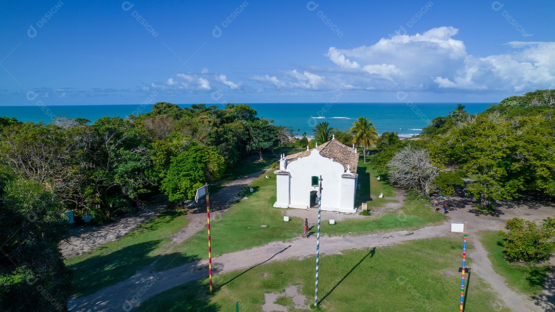 Vista aérea de Trancoso, Porto Seguro, Bahia, Brasil. Pequena capela no centro histórico de Trancoso